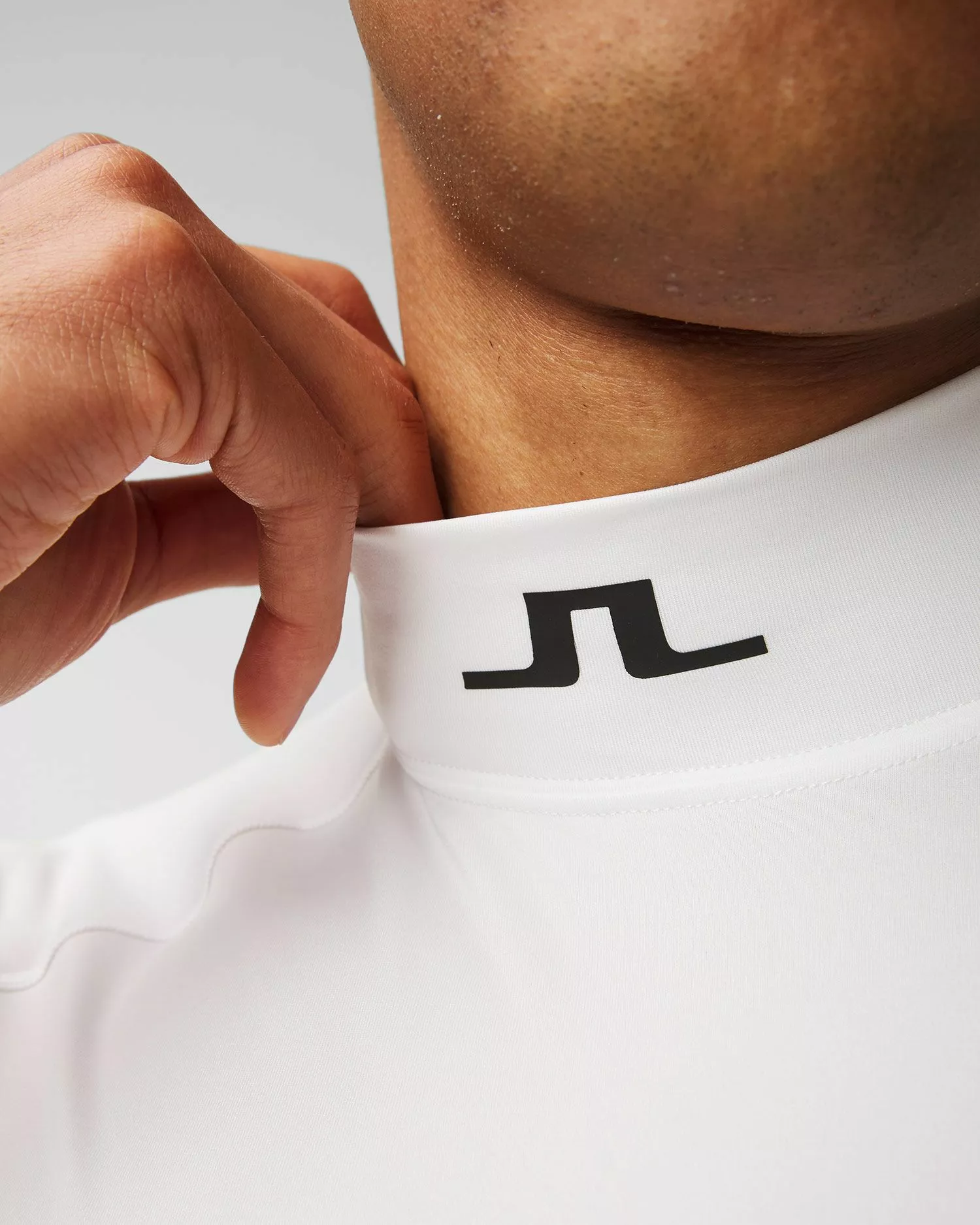 Col Roulé J.LINDEBERG AELLO SOFT COMPRESSION GMJT06334-white 8 Col Roulé J.LINDEBERG AELLO SOFT COMPRESSION GMJT06334-white – Image 6