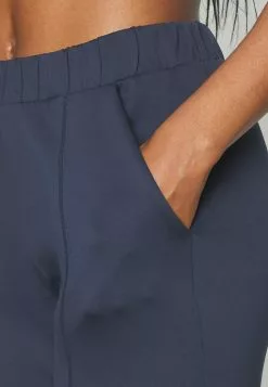 Mette Pant - Pantalon De Survêtement - Navy 11 Mette Pant - Pantalon De Survêtement - Navy -J.Lindeberg Boutique 25227f69bb3b418f8d0ca01ef3e40ade