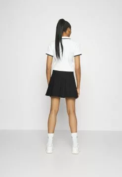 Adina Skirt - Jupe De Sport - Black -J.Lindeberg Boutique 77b40770ba454be68f1e3a8aa7cbeb77