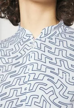 Marilyn Half Zip Mid Layer - T-Shirt À Manches Longues - White -J.Lindeberg Boutique 99cda9df916f4569809793fb3555d9e8