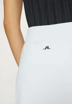 Amelie Mid Golf Skirt - Jupe De Sport - White -J.Lindeberg Boutique bc6ea72aeba64da6b76c6c68f4de304a