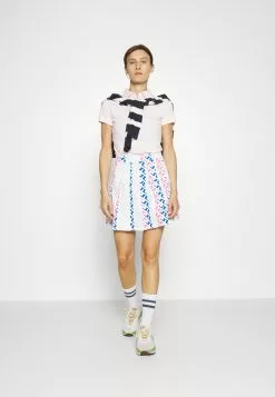 J.Lindeberg Boutique -J.Lindeberg Boutique c98df30adbc74e019082ef5c934c4111