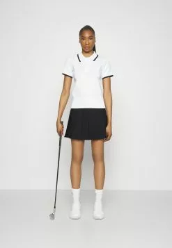 J.Lindeberg Boutique -J.Lindeberg Boutique f6b584aa8b1b4ee0a3e23d2dbf3d48a9